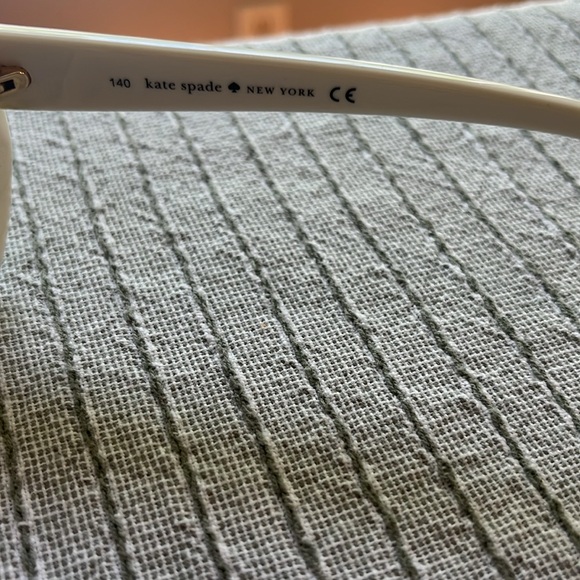 Kate♠️Spade GRACEANN White Round Rim Graphic Print 👓 Sunglasses & Case - Picture 2 of 5